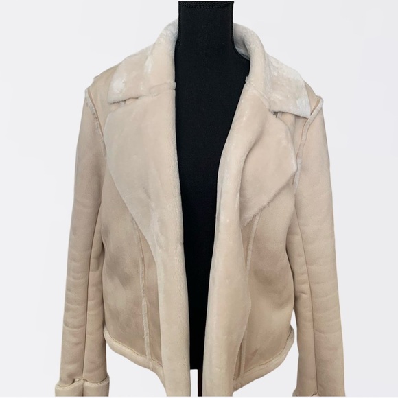 Forever 21 Jackets & Blazers - Forever 21 Cream/Tan Faux Suede Aviator Jacket With Fur Trim | NWT